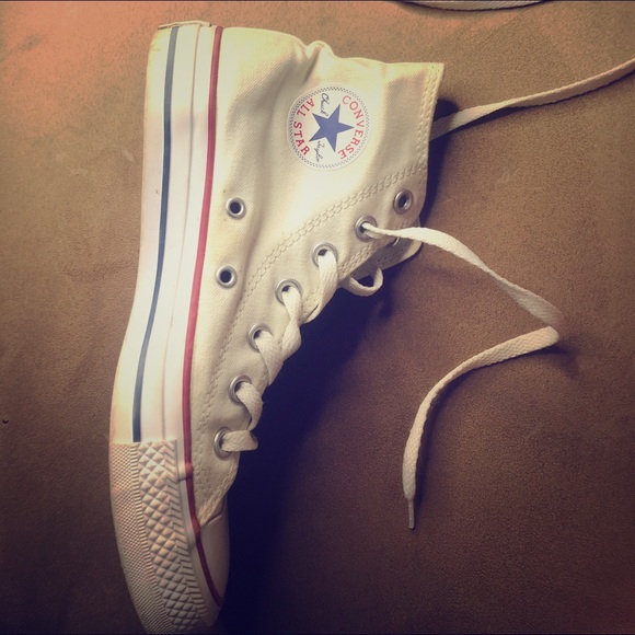 Classic White Converse - Picture 1 of 7